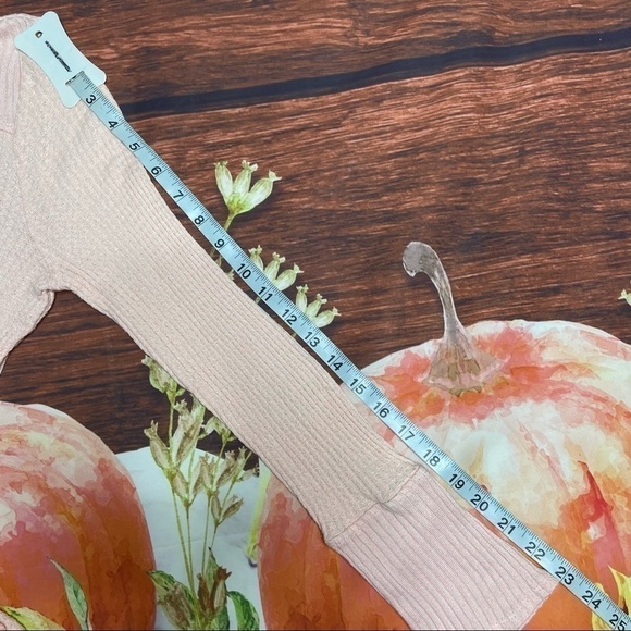 ABSOLUTELY Famous Waffle Knit Top Peach Large - Picture 3 of 8